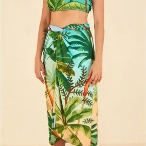 ✨ FARM Rio Reversible Tropical Set – Banana Leaves Skirt + Tie Top (2-in-1!)